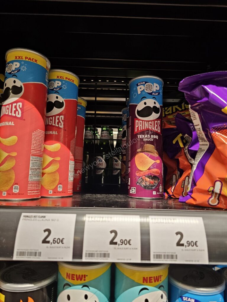 スペインのスーパーで買ったプリングルズ生ハム味とお菓子