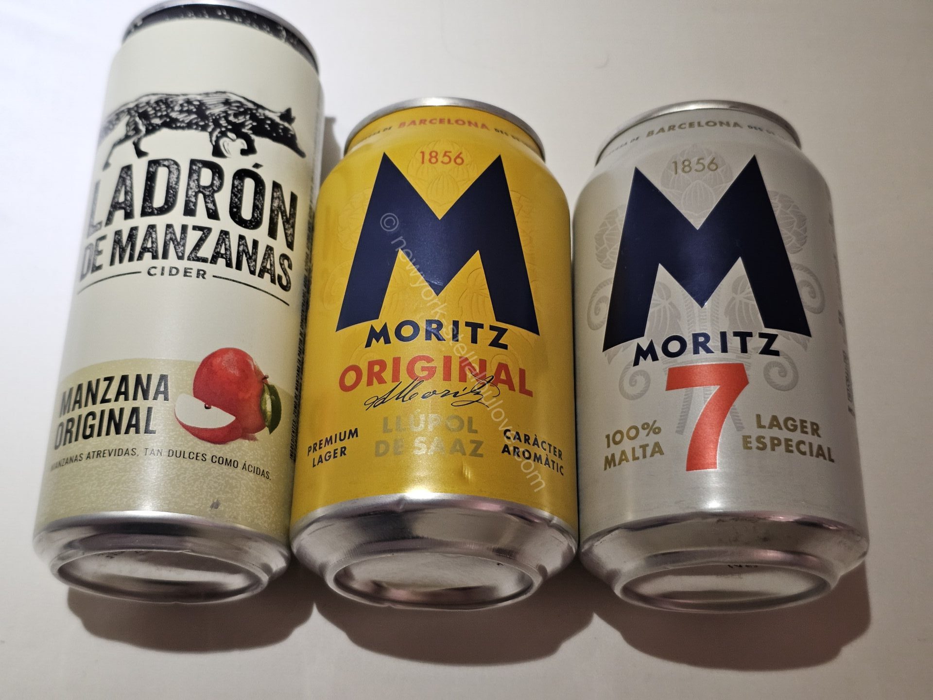 バルセロナのMoritzビールとLadrón de Manzanasシードル