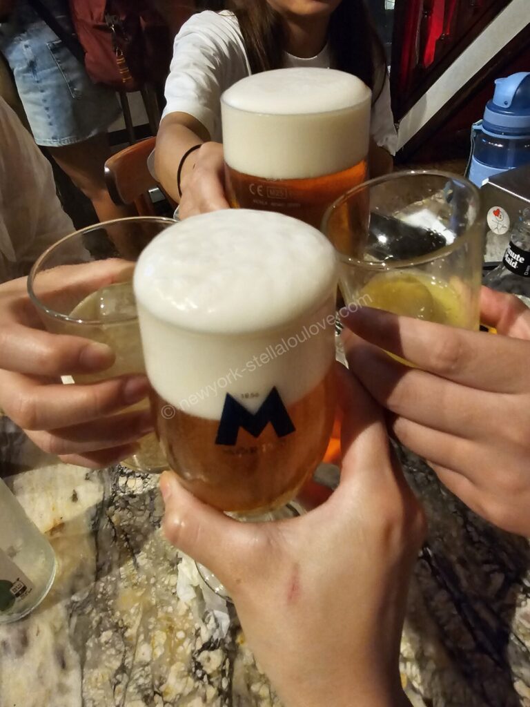 バルセロナのレストランO Retornoでの乾杯
